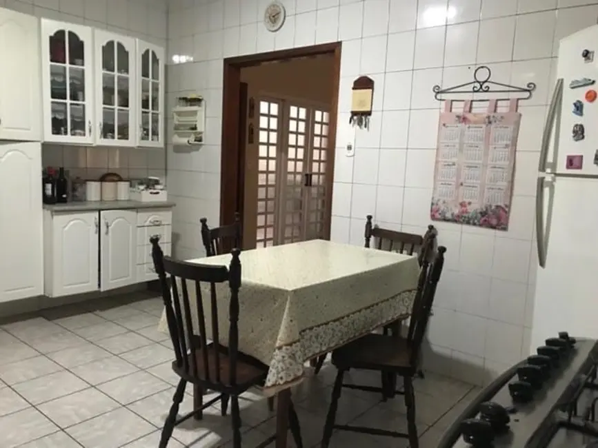 Foto 4 de Casa com 3 quartos à venda, 168m2 em Jardim Bela Vista, Taubate - SP