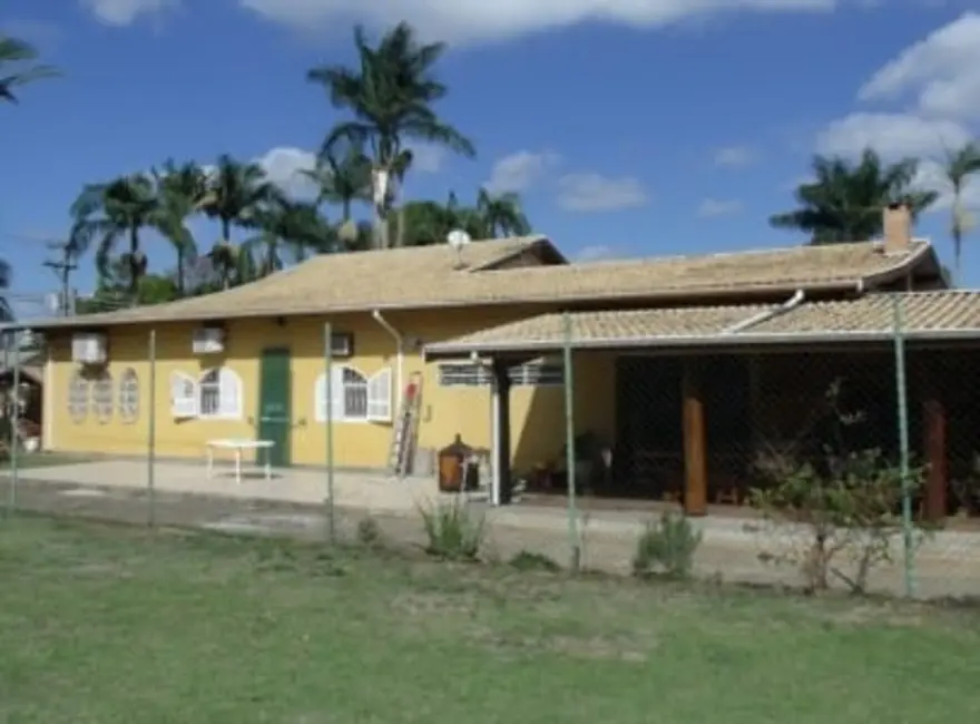 Foto 1 de Casa à venda, 490m2 em Santana, Pindamonhangaba - SP