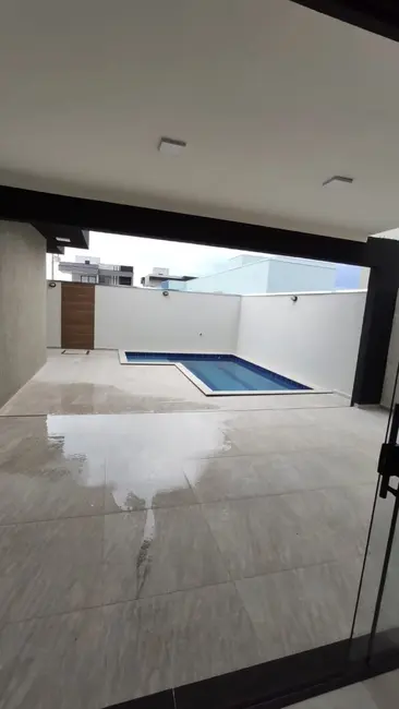 Foto 1 de Casa de Condomínio com 3 quartos à venda, 256m2 em Bairro do Grama, Cacapava - SP