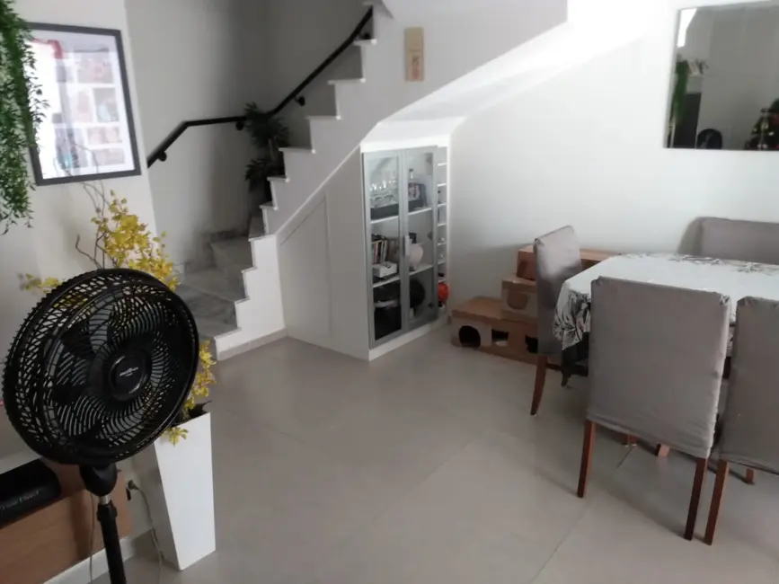 Foto 1 de Sobrado com 3 quartos à venda, 87m2 em Pindamonhangaba - SP