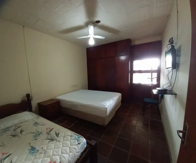 Foto 7 de Casa com 5 quartos à venda e para alugar, 400m2 em Loteamento Residencial Andrade, Pindamonhangaba - SP