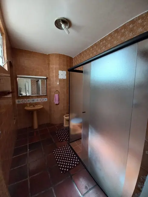 Foto 3 de Casa com 5 quartos à venda e para alugar, 400m2 em Loteamento Residencial Andrade, Pindamonhangaba - SP