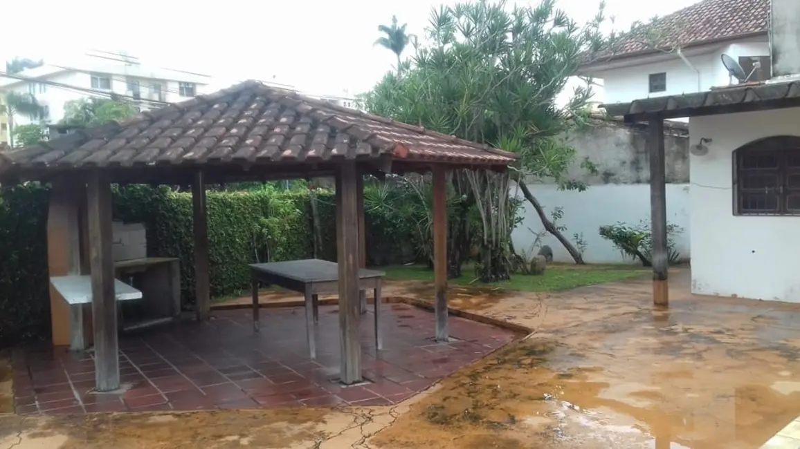 Foto 9 de Casa com 5 quartos à venda, 1000m2 em Ubatuba - SP