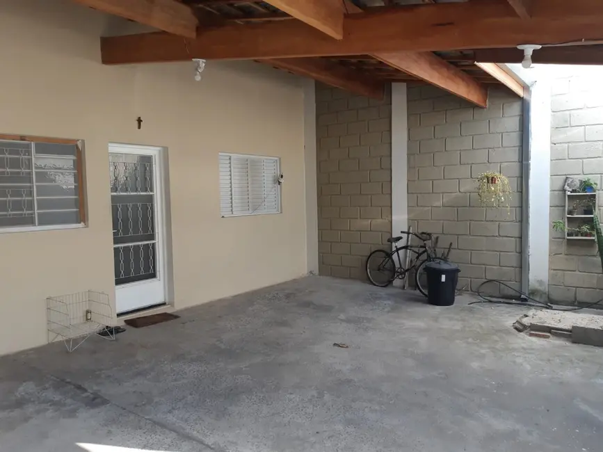 Foto 2 de Casa com 3 quartos à venda, 140m2 em Pindamonhangaba - SP