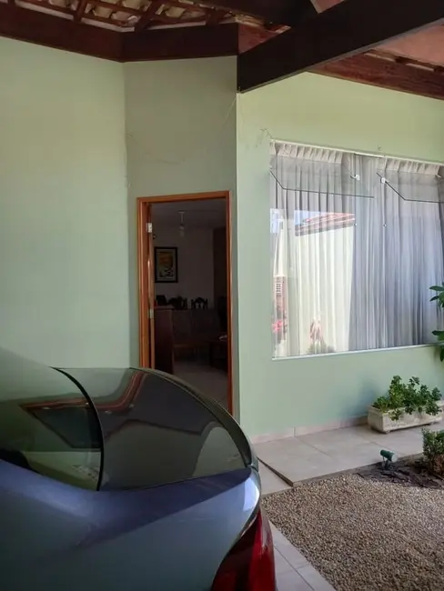 Foto 1 de Casa com 2 quartos à venda, 154m2 em Tremembe - SP