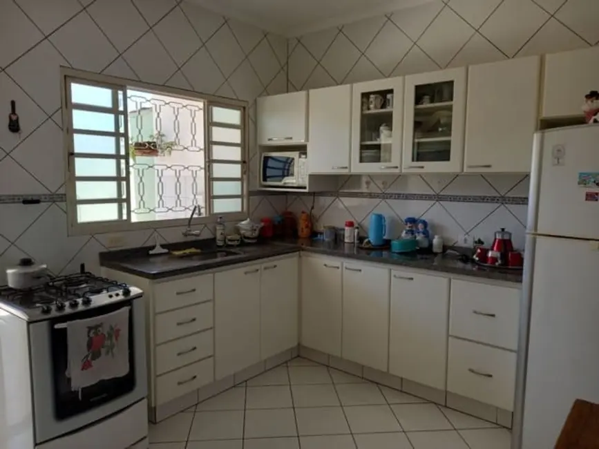 Foto 4 de Casa com 2 quartos à venda, 154m2 em Tremembe - SP