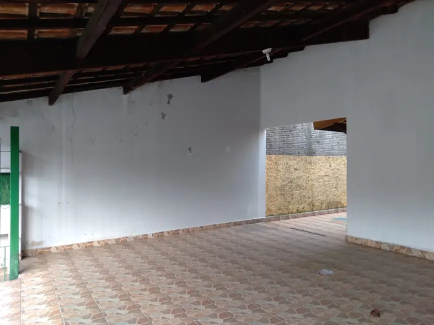 Foto 3 de Casa com 4 quartos à venda, 166m2 em Jardim Carlota, Pindamonhangaba - SP