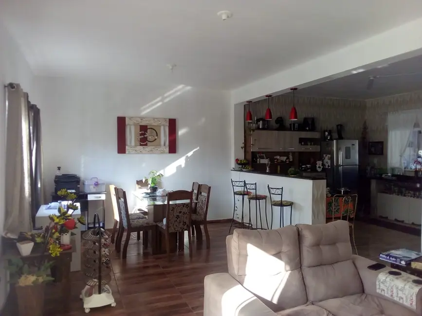 Foto 2 de Casa com 3 quartos à venda em Residencial Santa Bárbara, Guaratingueta - SP