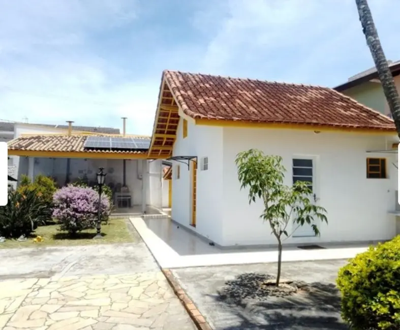 Foto 3 de Casa com 2 quartos à venda, 330m2 em Vila São Geraldo, Taubate - SP