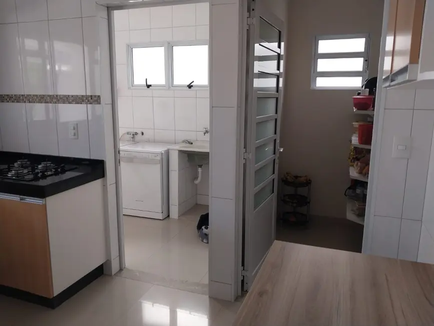 Casa de Condomínio com 4 quartos à venda, 244m2 em Jardim dos Estados, Taubate - SP - imagem 3 Foto 3 de Casa de Condomínio com 4 quartos à venda, 244m2 em Jardim dos Estados, Taubate - SP