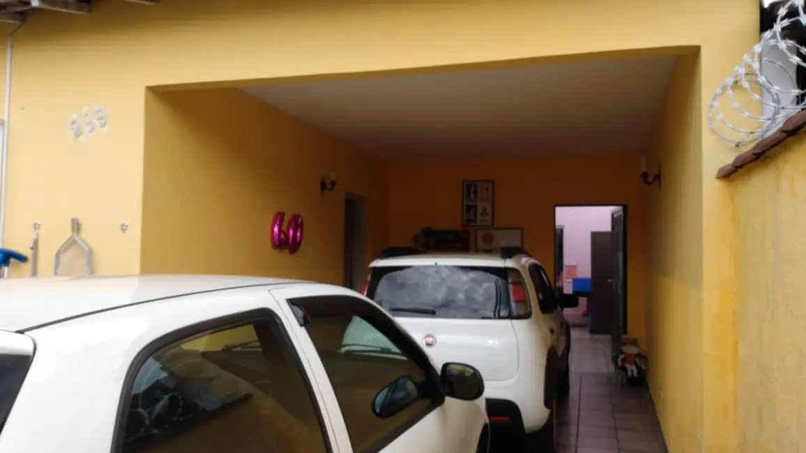 Foto 1 de Casa com 2 quartos à venda, 289m2 em Parque das Árvores, Guaratingueta - SP