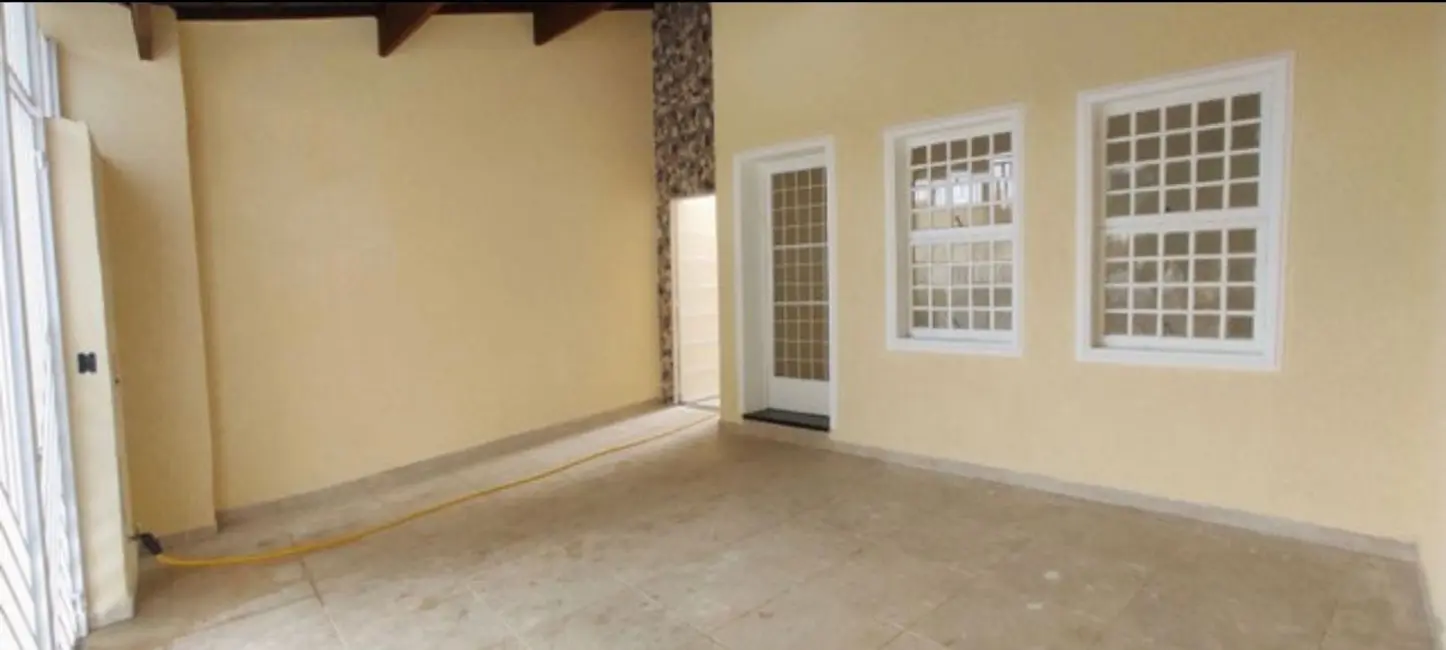 Foto 1 de Casa com 3 quartos à venda, 90m2 em Centro, Taubate - SP