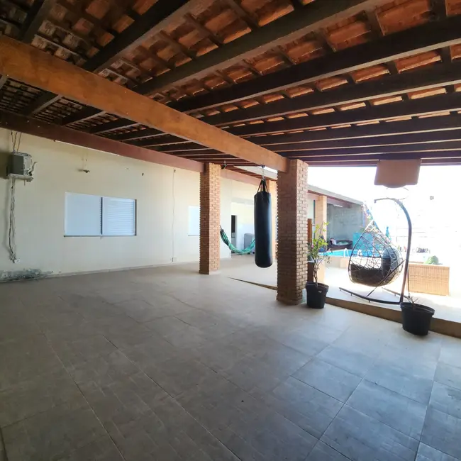 Foto 2 de Chácara com 2 quartos à venda, 218m2 em Parque Shangri-lá, Pindamonhangaba - SP