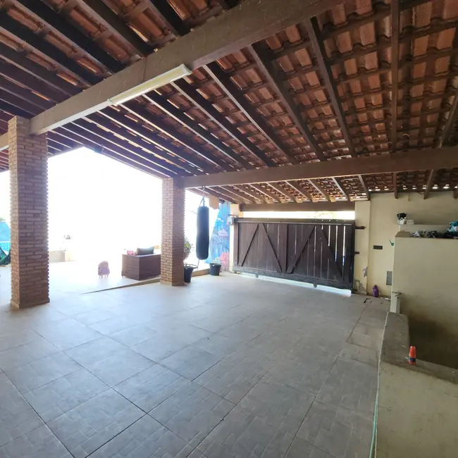 Foto 5 de Chácara com 2 quartos à venda, 218m2 em Parque Shangri-lá, Pindamonhangaba - SP