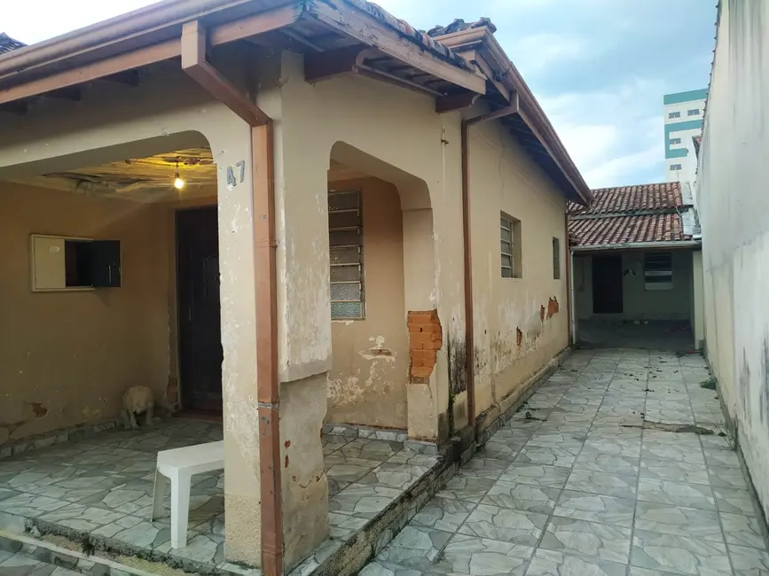 Foto 3 de Casa com 4 quartos à venda, 150m2 em Centro, Pindamonhangaba - SP