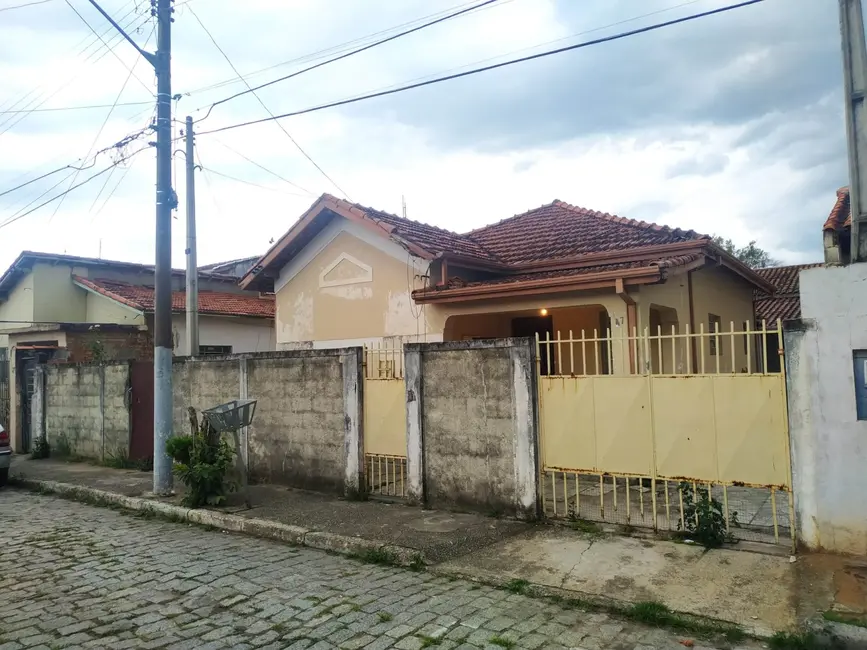 Foto 1 de Casa com 4 quartos à venda, 150m2 em Centro, Pindamonhangaba - SP