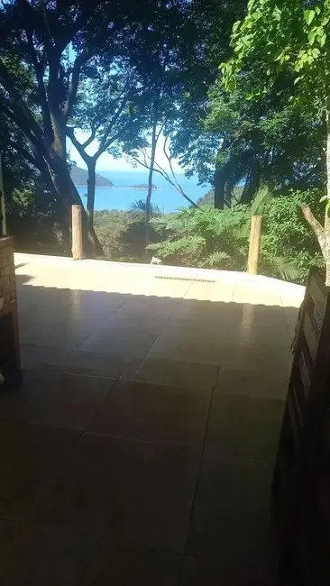 Foto 8 de Sobrado com 4 quartos à venda, 180m2 em Ubatuba - SP