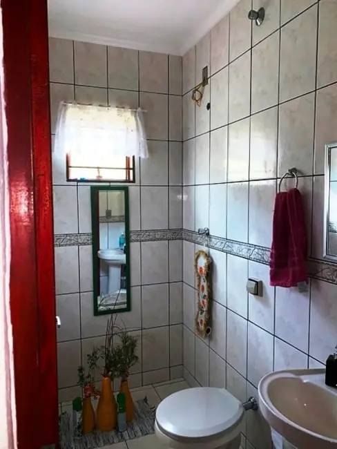 Sobrado com 3 quartos à venda, 170m2 em Pindamonhangaba - SP - imagem 4 Foto 4 de Sobrado com 3 quartos à venda, 170m2 em Pindamonhangaba - SP