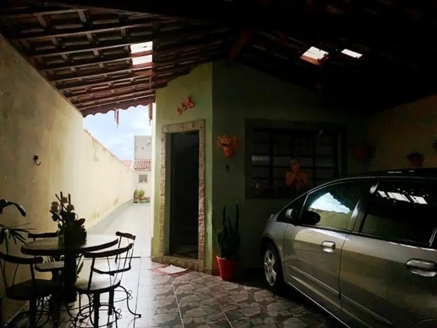 Sobrado com 3 quartos à venda, 170m2 em Pindamonhangaba - SP - imagem 3 Foto 3 de Sobrado com 3 quartos à venda, 170m2 em Pindamonhangaba - SP