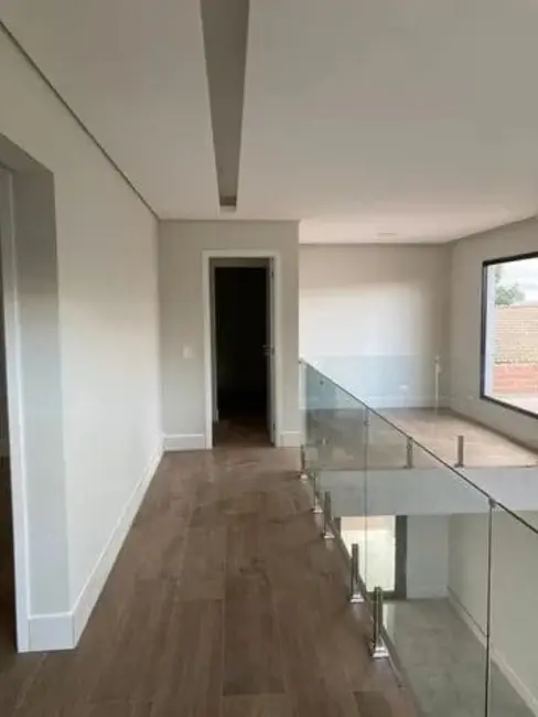 Foto 6 de Sobrado com 4 quartos à venda, 237m2 em Bairro do Grama, Cacapava - SP