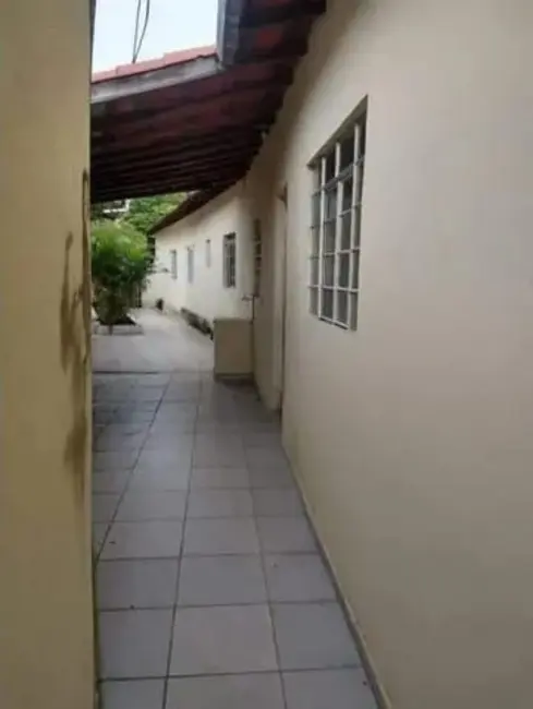 Foto 4 de Casa com 5 quartos à venda, 418m2 em Vila São José, Taubate - SP