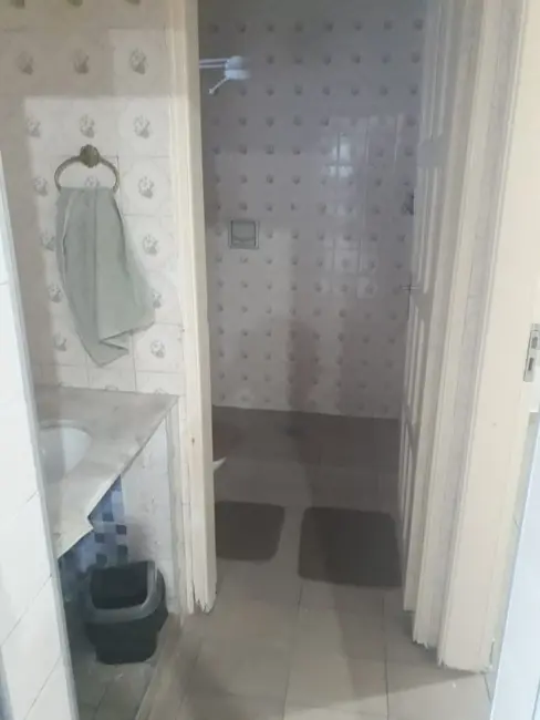 Sobrado com 4 quartos à venda em Aparecida - SP - imagem 6 Foto 6 de Sobrado com 4 quartos à venda em Aparecida - SP