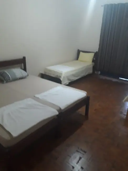 Sobrado com 4 quartos à venda em Aparecida - SP - imagem 3 Foto 3 de Sobrado com 4 quartos à venda em Aparecida - SP