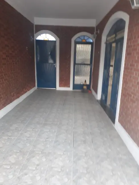 Sobrado com 4 quartos à venda em Aparecida - SP - imagem 2 Foto 2 de Sobrado com 4 quartos à venda em Aparecida - SP