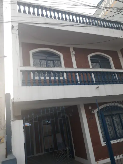 Sobrado com 4 quartos à venda em Aparecida - SP - imagem 1 Foto 1 de Sobrado com 4 quartos à venda em Aparecida - SP