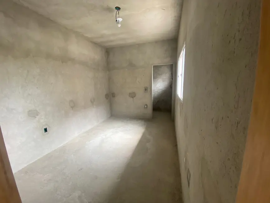 Foto 9 de Sobrado com 3 quartos à venda, 237m2 em Pindamonhangaba - SP