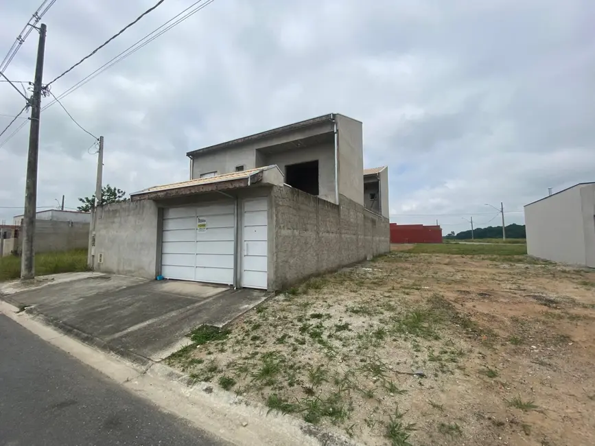 Foto 2 de Sobrado com 3 quartos à venda, 237m2 em Pindamonhangaba - SP