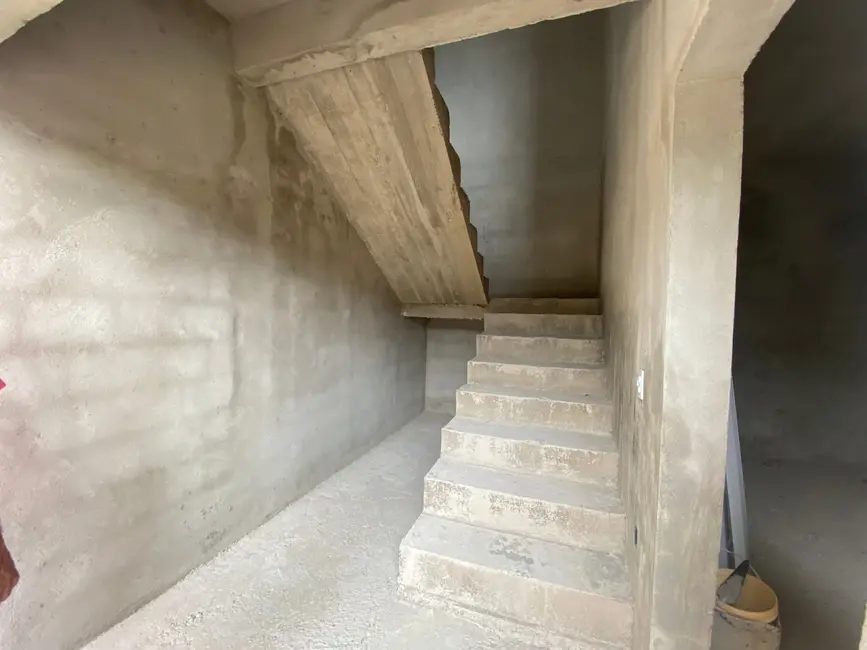 Sobrado com 3 quartos à venda, 237m2 em Pindamonhangaba - SP - imagem 4 Foto 4 de Sobrado com 3 quartos à venda, 237m2 em Pindamonhangaba - SP