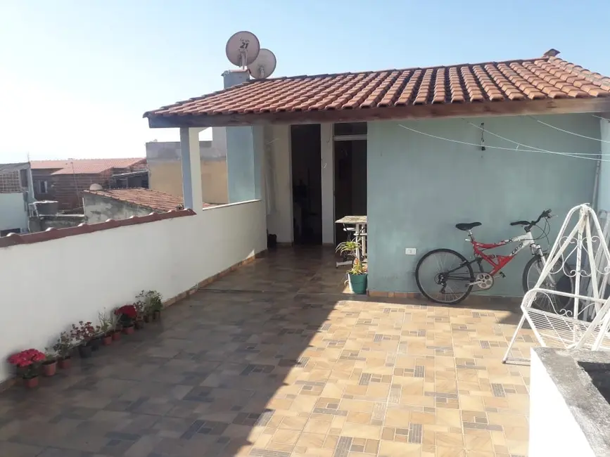 Sobrado com 4 quartos à venda, 158m2 em Aparecida - SP - imagem 1 Foto 1 de Sobrado com 4 quartos à venda, 158m2 em Aparecida - SP