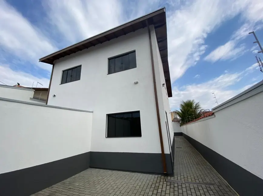 Foto 1 de Sobrado com 2 quartos à venda, 89m2 em Taubate - SP