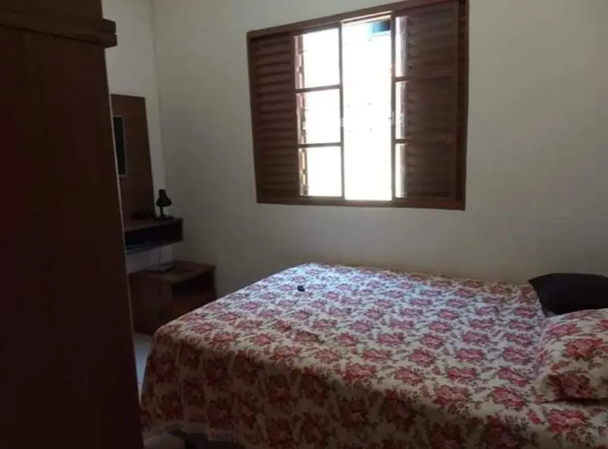 Foto 3 de Casa com 3 quartos à venda, 200m2 em Jardim Rosely, Pindamonhangaba - SP