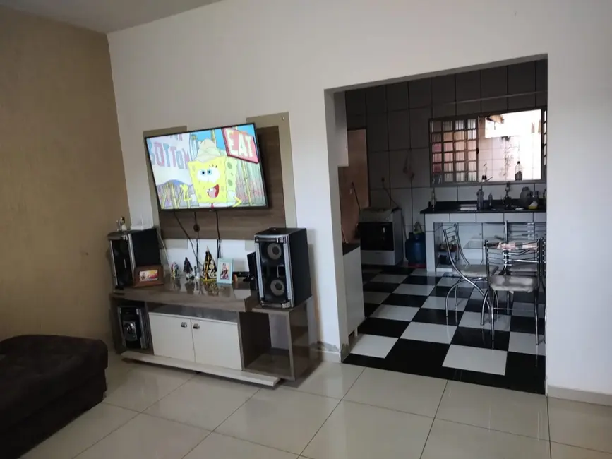 Foto 3 de Casa com 3 quartos à venda, 100m2 em Loteamento Residencial e Comercial Araguaia, Pindamonhangaba - SP