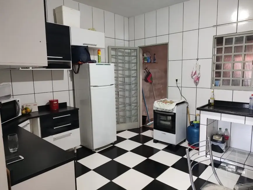 Foto 4 de Casa com 3 quartos à venda, 100m2 em Loteamento Residencial e Comercial Araguaia, Pindamonhangaba - SP