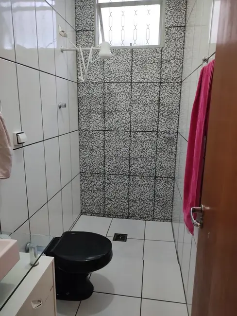 Foto 6 de Casa com 3 quartos à venda, 100m2 em Loteamento Residencial e Comercial Araguaia, Pindamonhangaba - SP