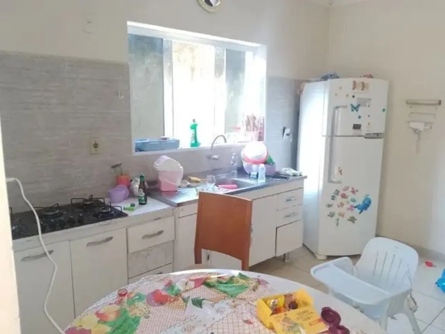 Foto 3 de Sobrado com 3 quartos à venda, 130m2 em Tremembe - SP