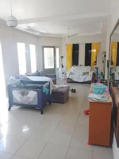 Foto 4 de Sobrado com 3 quartos à venda, 130m2 em Tremembe - SP