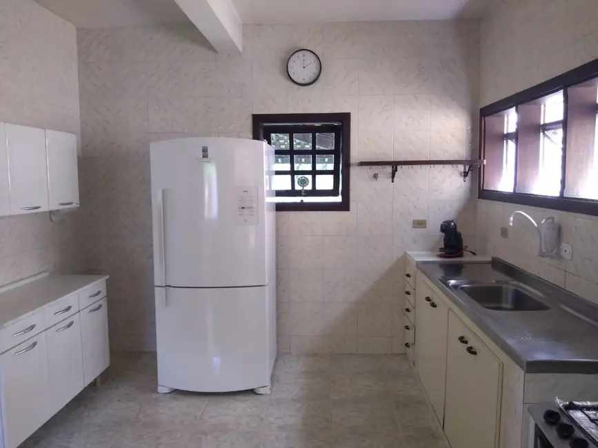 Foto 5 de Sobrado com 3 quartos à venda, 283m2 em Nossa Senhora do Perpétuo Socorro, Pindamonhangaba - SP