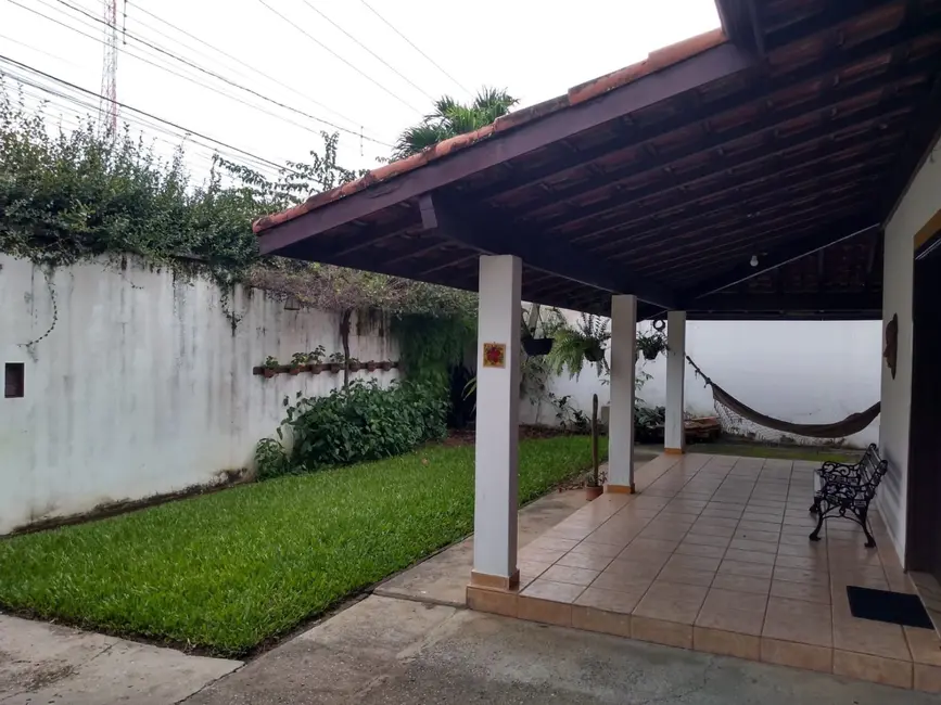 Foto 8 de Sobrado com 3 quartos à venda, 283m2 em Nossa Senhora do Perpétuo Socorro, Pindamonhangaba - SP