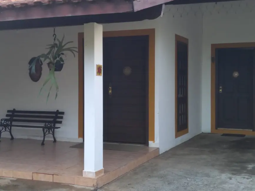 Sobrado com 3 quartos à venda, 283m2 em Nossa Senhora do Perpétuo Socorro, Pindamonhangaba - SP - imagem 1 Foto 1 de Sobrado com 3 quartos à venda, 283m2 em Nossa Senhora do Perpétuo Socorro, Pindamonhangaba - SP