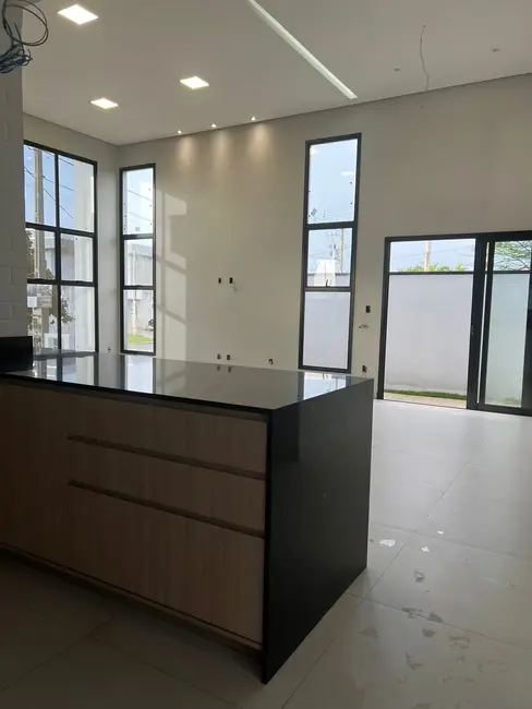 Foto 2 de Casa de Condomínio com 3 quartos à venda, 153m2 em Residencial Bardan, Taubate - SP