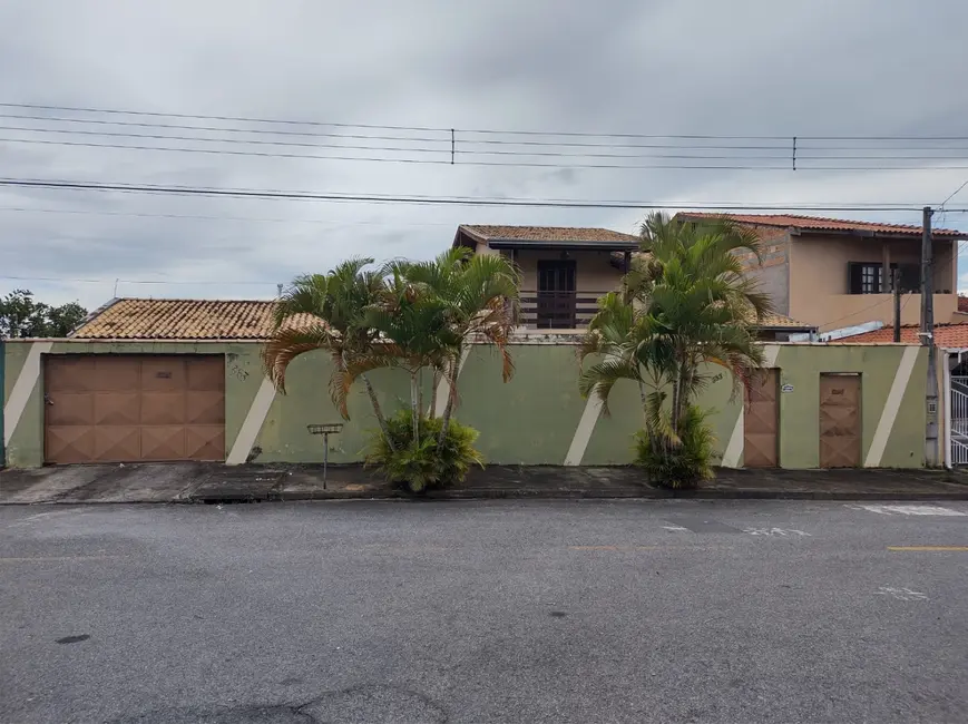 Sobrado com 3 quartos à venda, 280m2 em Pindamonhangaba - SP - imagem 1 Foto 1 de Sobrado com 3 quartos à venda, 280m2 em Pindamonhangaba - SP