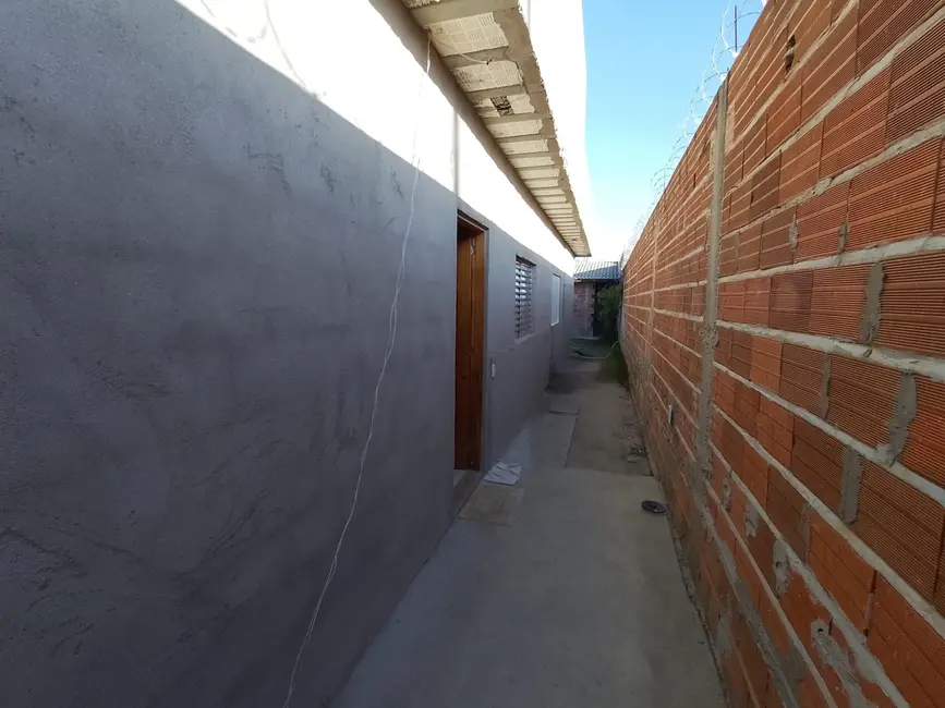 Foto 4 de Casa com 4 quartos à venda, 127m2 em Piracangaguá, Taubate - SP