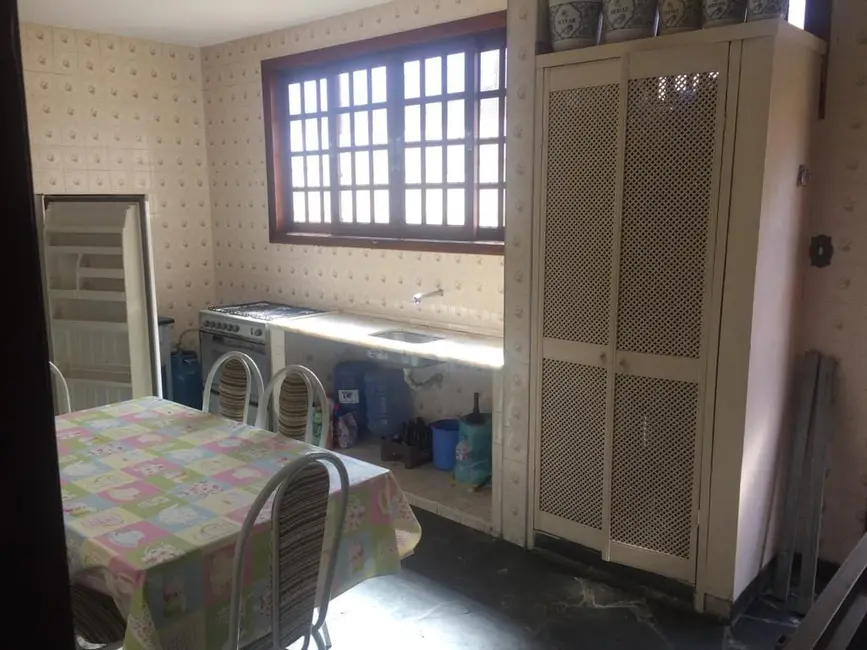 Foto 3 de Casa com 5 quartos à venda, 200m2 em Centro, Caraguatatuba - SP