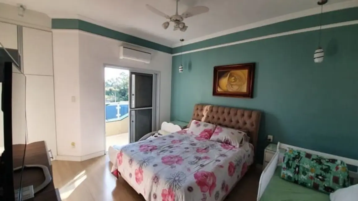 Foto 3 de Casa de Condomínio com 3 quartos à venda, 270m2 em Jardim Independência, Taubate - SP
