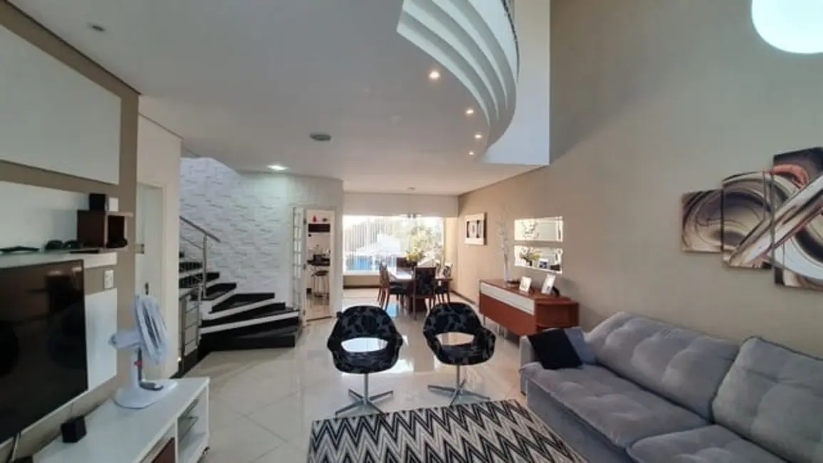 Casa de Condomínio com 3 quartos à venda, 270m2 em Jardim Independência, Taubate - SP - imagem 1 Foto 1 de Casa de Condomínio com 3 quartos à venda, 270m2 em Jardim Independência, Taubate - SP