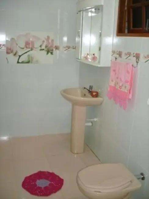 Foto 2 de Sobrado com 3 quartos à venda, 325m2 em Moreira César, Pindamonhangaba - SP